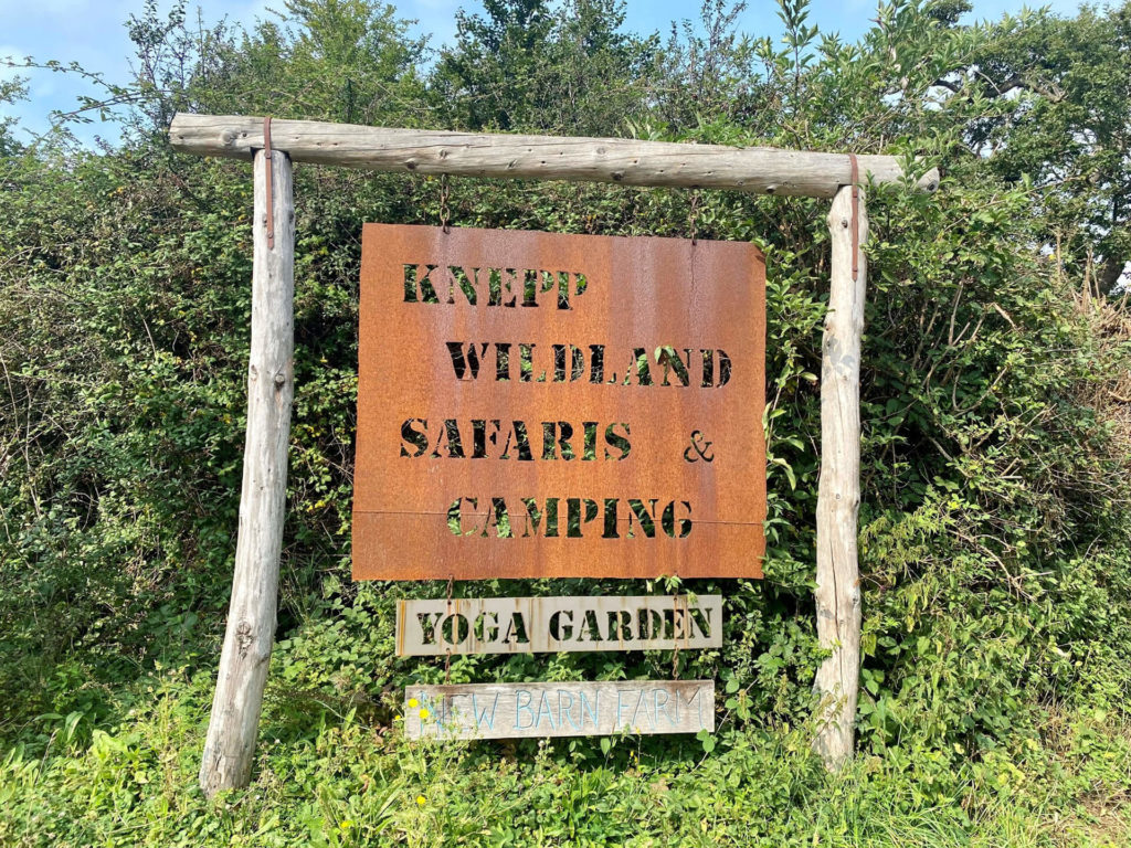 kneop estate sign